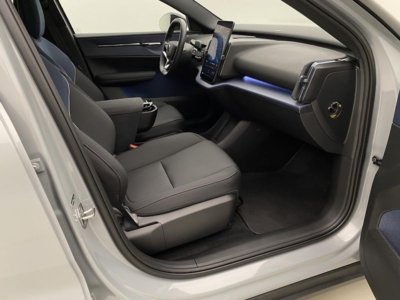 Volvo EX30 PURE ELECTRIC SINGLE PLUS CZ - fotka 24 z 63