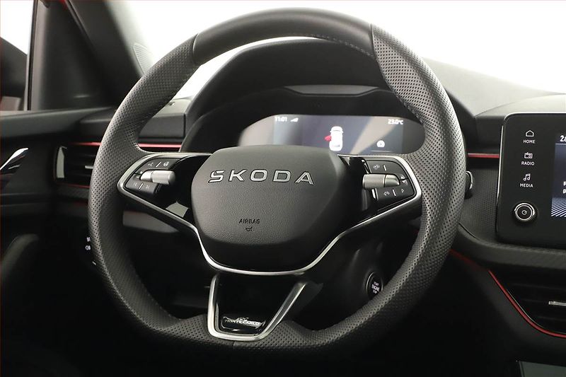 Škoda Kamiq (2025) 1.0 TSI, Monte Carlo - fotka 8 z 17