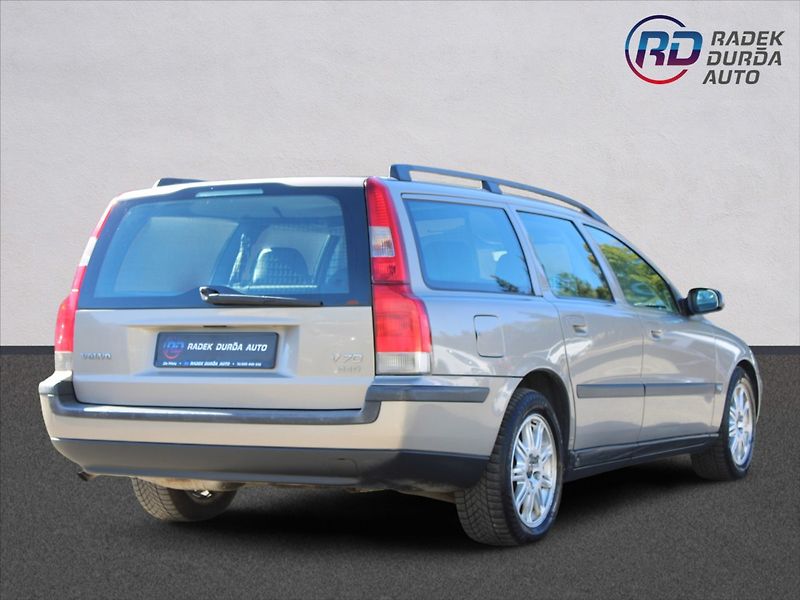 Volvo V70 2,4 D  NOVÉ V ČR,1.MAJITEL - fotka 5 z 18