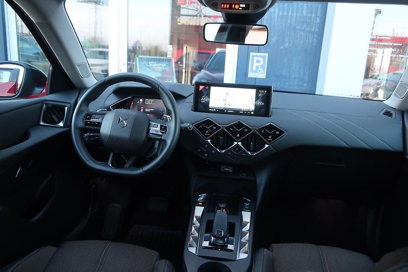 DS Automobiles DS3 (2023) RIVOLI 1.2 PureTech - fotka 10 z 12