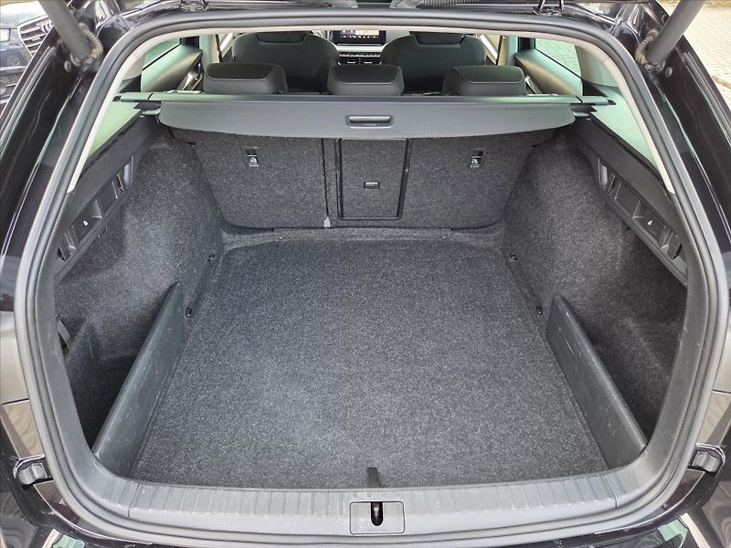 Škoda Octavia 2,0 TDi DSG Style First Editio - fotka 12 z 26