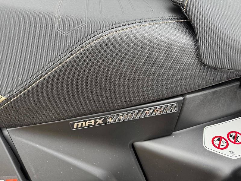 Can-Am (2026) Outlander Max LTD 1000R SAS IN - fotka 7 z 10