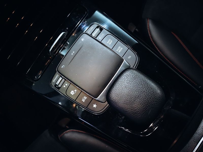 Mercedes-Benz Třídy A A 200 AMG - fotka 8 z 24