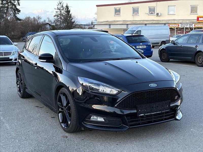 Ford Focus 2,0 TDCi ST 136kW Xen,Šíbr,Nav - fotka 45 z 46
