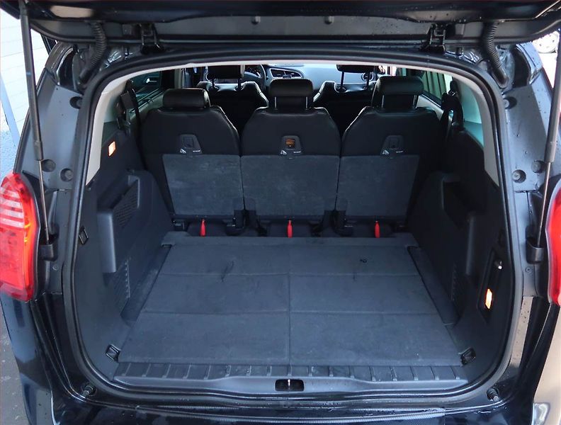 Peugeot 5008 (2014) Active Pack 1.6 HDi, Automat - fotka 13 z 16