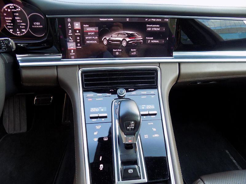 Porsche Panamera (2018) 2.9 V6 4S - fotka 16 z 19