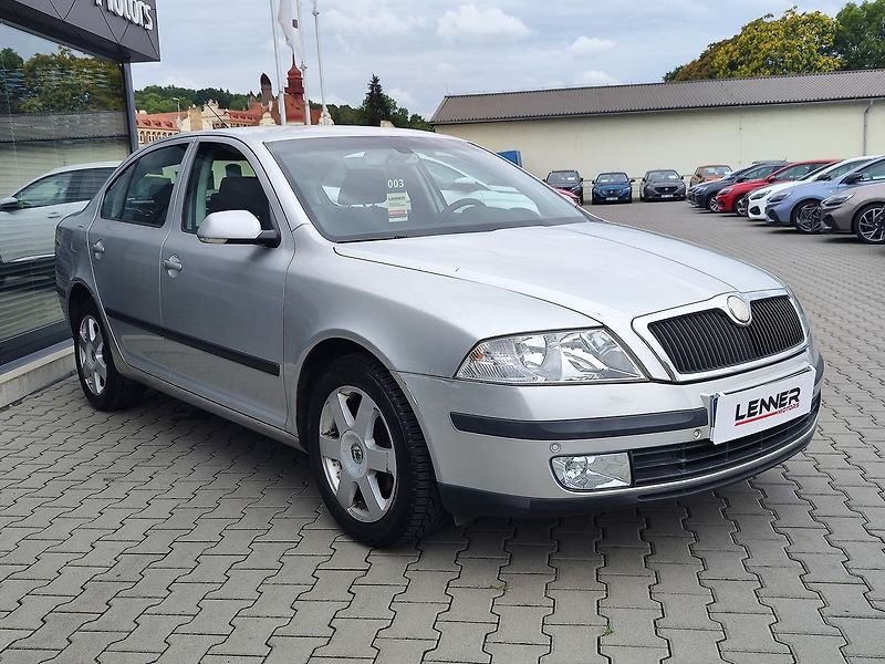 Škoda Octavia 1.6 FSI/85kW Elegance - fotka 3 z 25