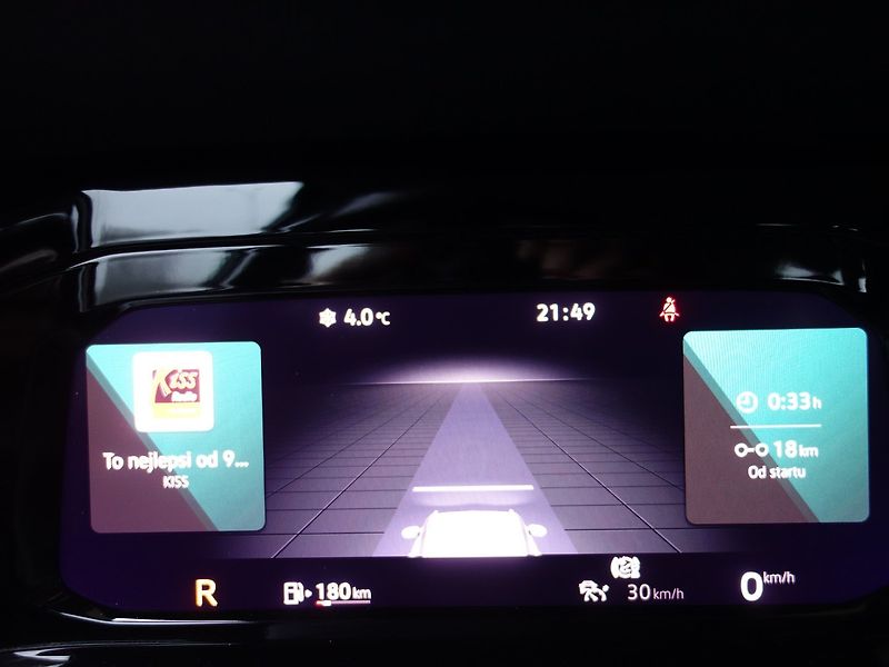 Volkswagen Golf (2021) 1.0eTSI 81kW DSG -VÝBAVA-LED - fotka 19 z 40