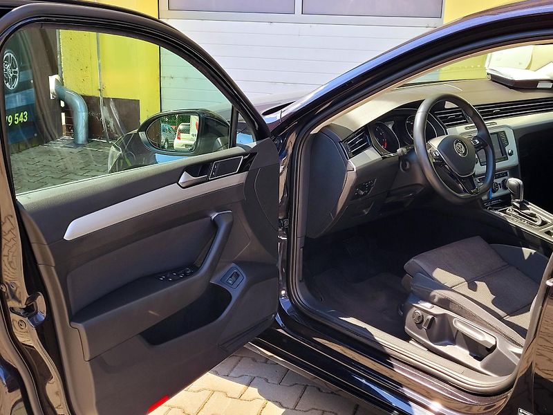 Volkswagen Passat 1,4TSi DSG SERV.KN,CEBIA,ACC - fotka 30 z 52