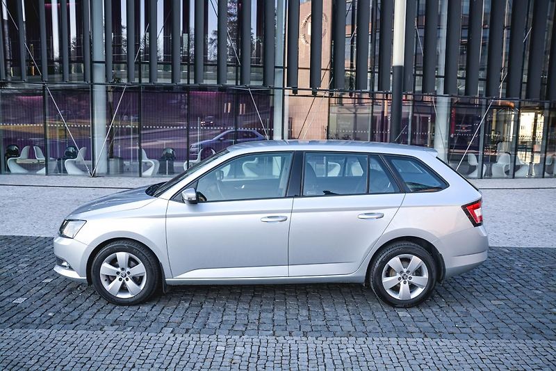 Škoda Fabia (2017) III 1.0 55kw Style Combi 1 MAJ - fotka 19 z 38