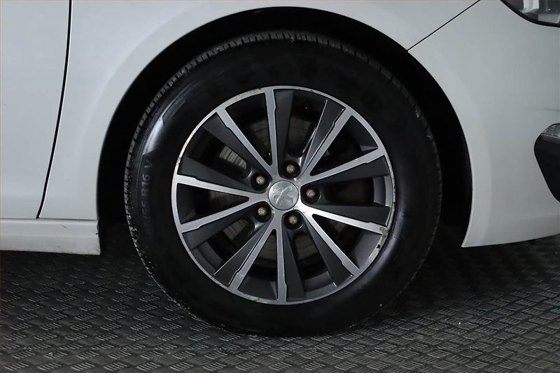 Peugeot 308 (2015) 2.0 BlueHDi, Serv.kniha, Navi - fotka 15 z 25