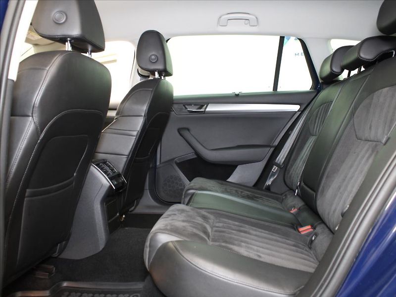 Škoda Superb 2,0 TDi 140kW 4x4 Style Plus - fotka 7 z 31