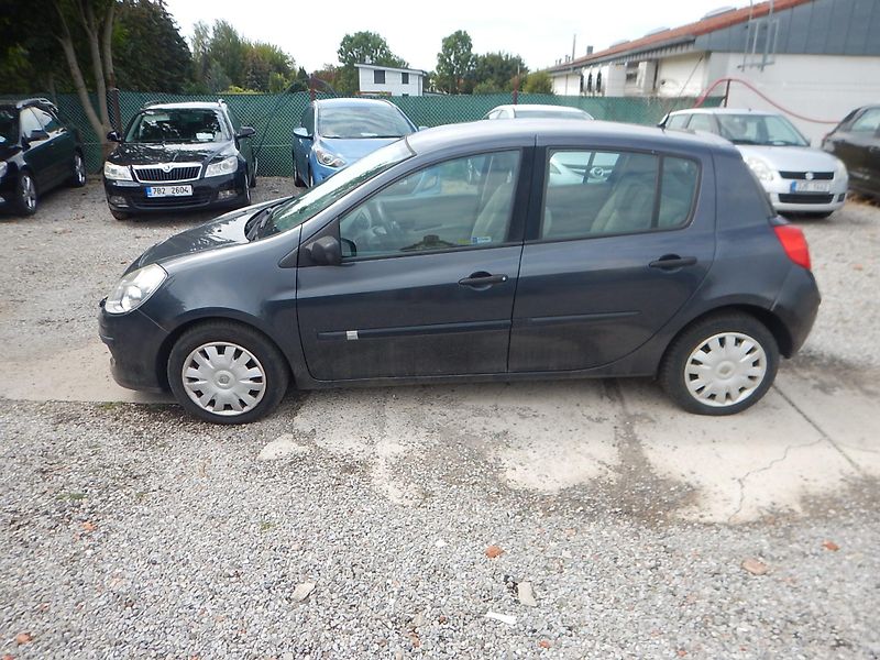Renault Clio 1.4i, 72 kW, KLIMA - fotografie inzerátu