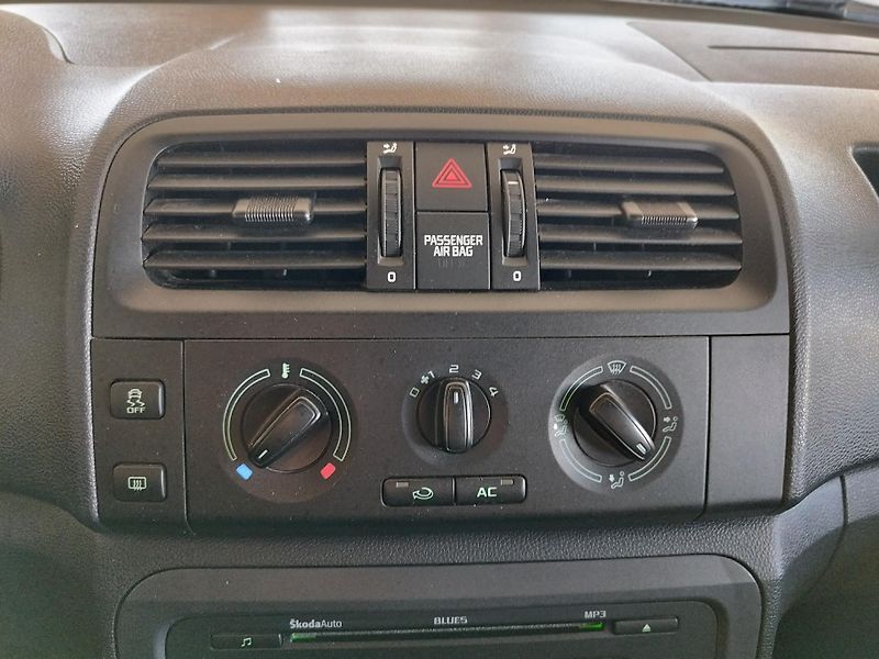 Škoda Roomster (2012) 1,2TSi 63KW klima serviska - fotka 22 z 26