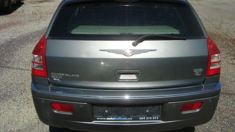 Chrysler 300C (2007) 3,0 CRD - fotka 18 z 18