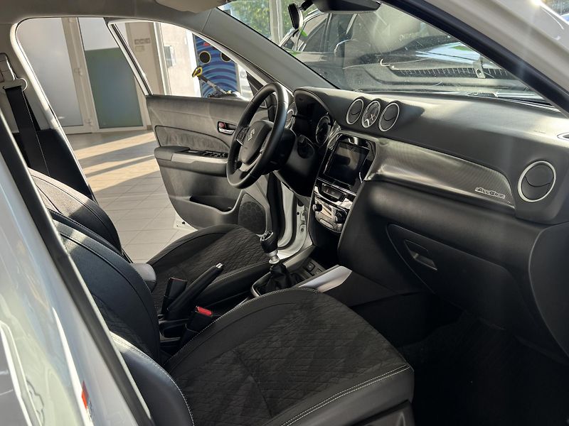 Suzuki Vitara 1,4 BoosterJet AllGrip 4x4  - fotka 11 z 23