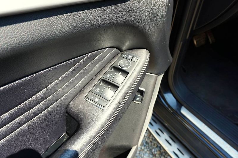 Mercedes-Benz Třídy M (2013) 350 4 MATIC 3,0 CDI 190 kW - fotka 33 z 69