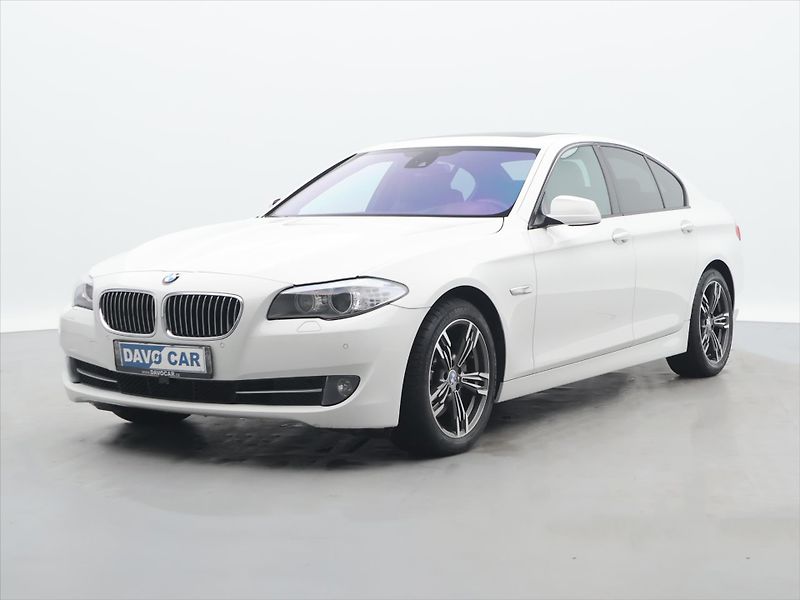 BMW Řada 5 3,0 530d 190KW xDrive CZ - fotka 3 z 31