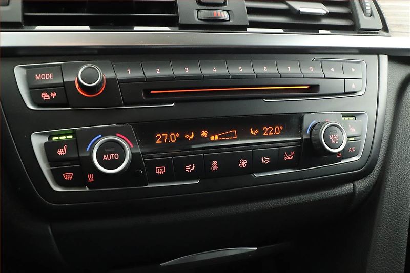 BMW Řada 3 (2013) 320 d xDrive, 4X4, Automat - fotka 15 z 20