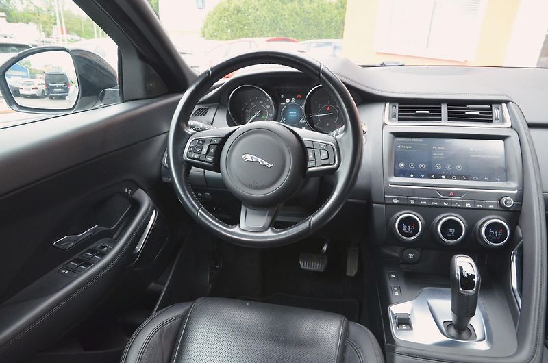 Jaguar E-Pace (2018) 2.0 D 132kW S AWD AT 1.MAJITEL - fotka 20 z 43