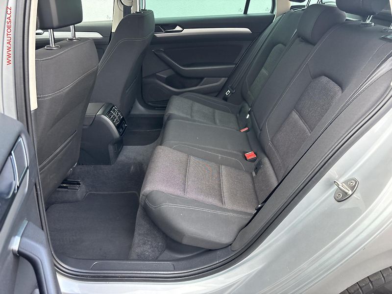 Volkswagen Passat (2018) 1.6 TDi, Comfortline, navi, - fotka 10 z 18