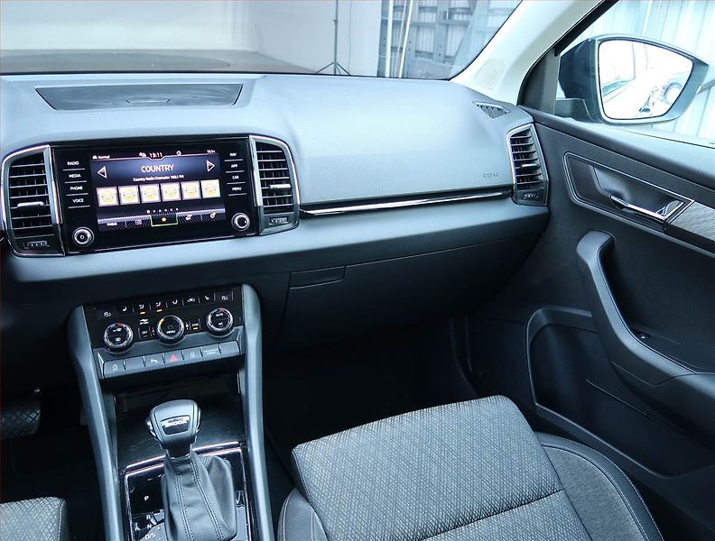 Škoda Karoq (2023) Style Plus 1.5 TSI - fotka 8 z 16