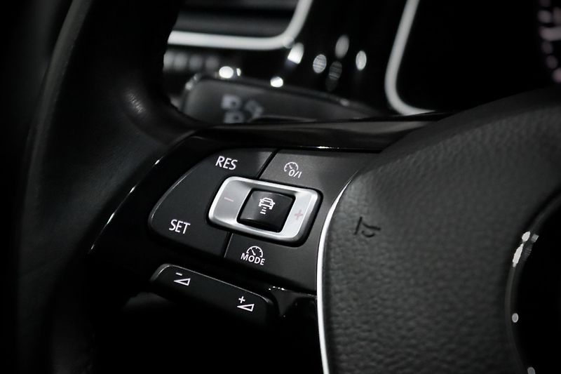 Volkswagen Golf 7 FL Variant 1.4 TSI 92 kW DSG - fotka 17 z 33