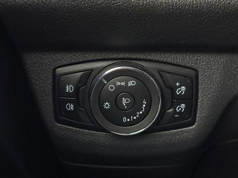 Ford Tourneo Courier (2015) TREND 1.0 EcoBoost 74kW, ČR, S - fotka 15 z 22