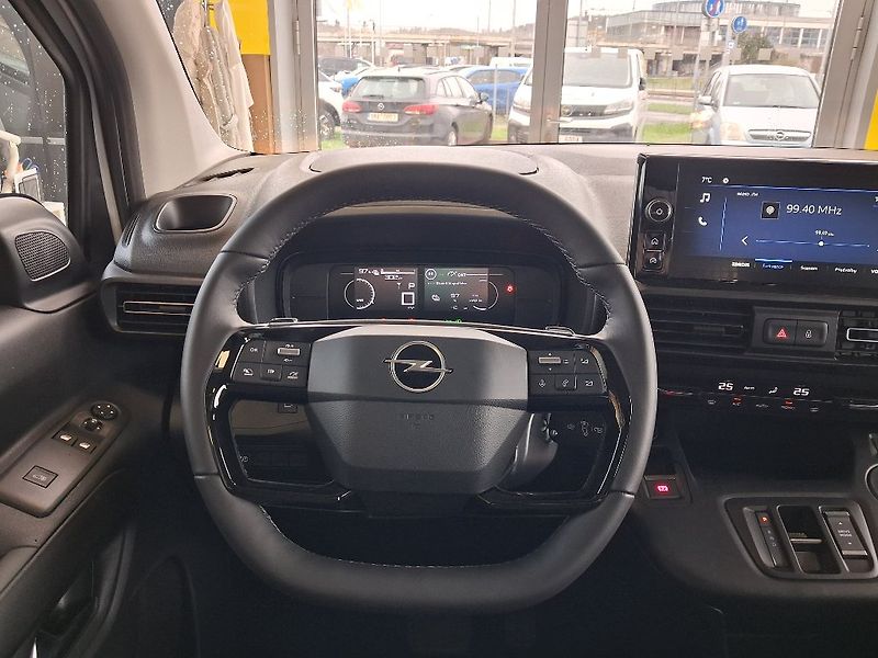 Opel Combo Crew Van Electric 100kW/50kWh - fotka 11 z 15