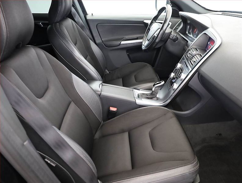 Volvo XC60 (2014) D4, 4X4, Automat, Kůže, Navi - fotka 7 z 16