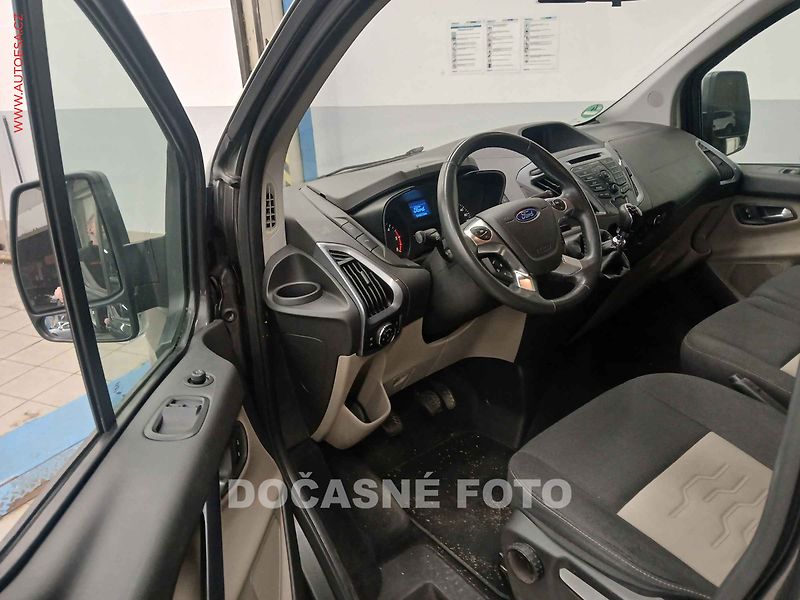 Ford Tourneo Custom (2015) 2.2TDCi, 2.maj, LIMITED - fotka 3 z 3
