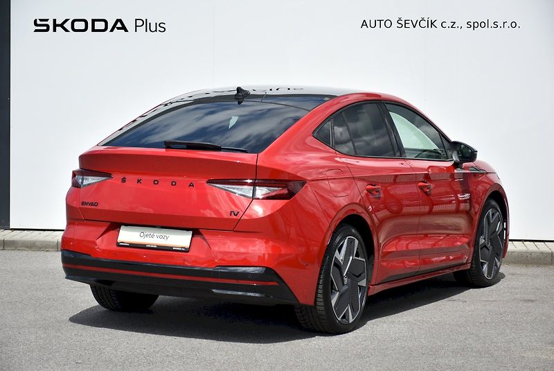 Škoda Enyaq (2023) RS 80 220kW 4x4 - fotka 2 z 34