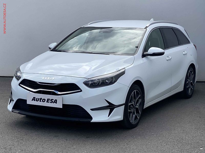 Kia Ceed (2022) 1.6 CRDi, 1.maj,ČR, LED - fotka 3 z 20