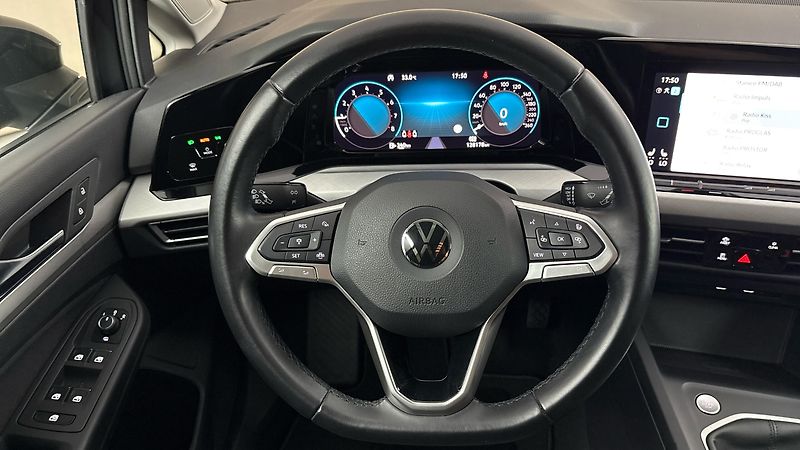 Volkswagen Golf 1.5 TSI Life Variant - fotka 9 z 26