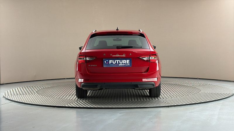 Škoda Superb 2.0 TDI DSG Style Combi - fotka 5 z 26