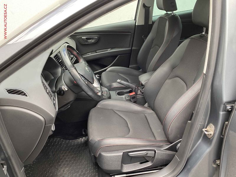 Seat Leon (2016) 2.0TDi, FR, LED, navi - fotka 9 z 19