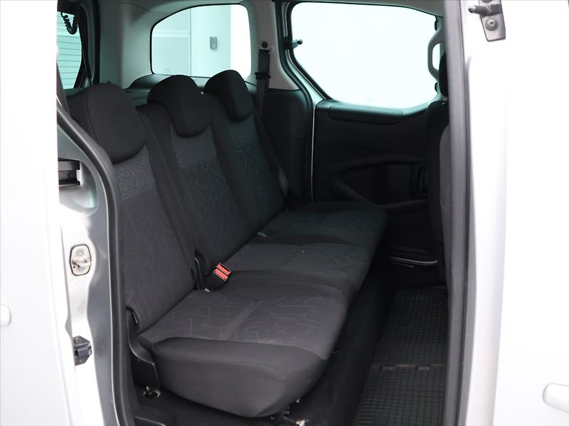 Peugeot Partner Tepee 1,6 HDI  Klima Tažné CZ - fotka 13 z 27