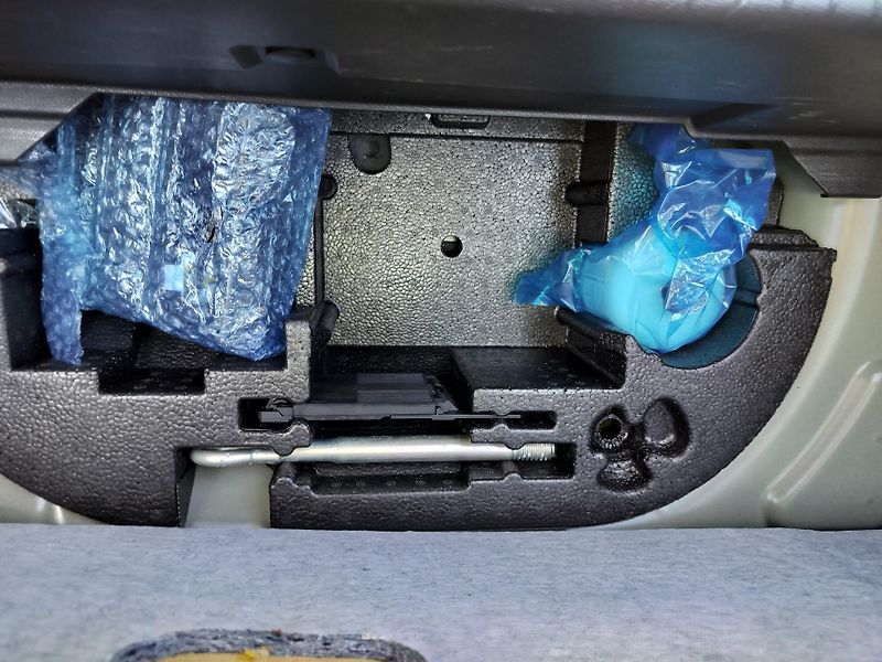 Peugeot 208 e, navigace, SOH 95% - fotka 24 z 28