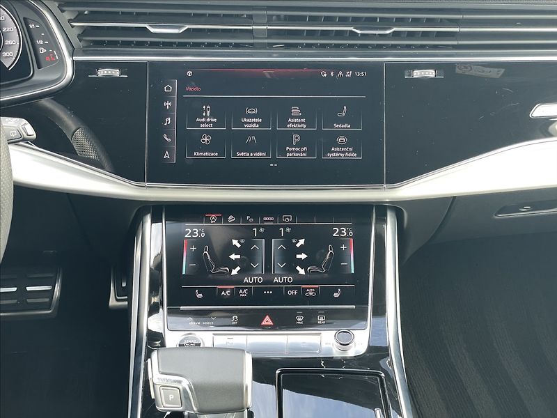 Audi Q7 3,0 50 TDI quattro S line - fotka 11 z 23