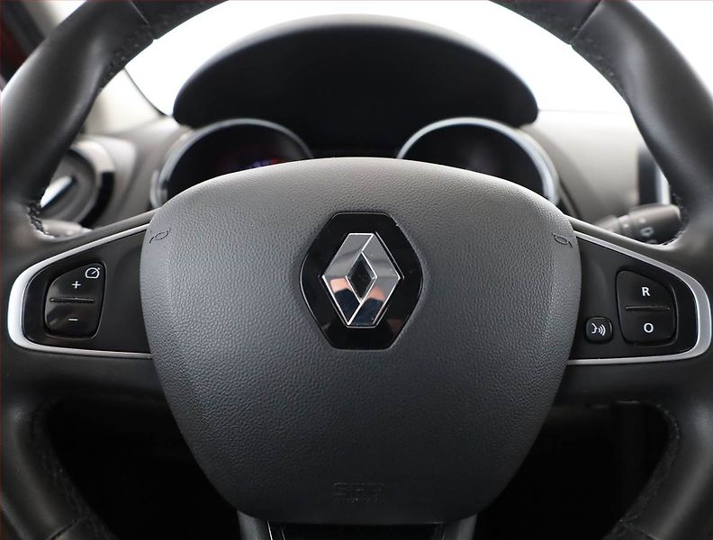 Renault Clio (2017) 1.2 16V, Tempomat - fotka 8 z 16