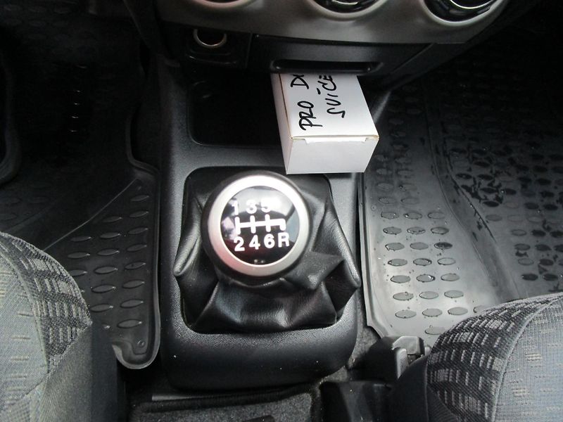Honda CR-V 2,2D-103KW-4x4-BEZ DPF - fotka 14 z 17