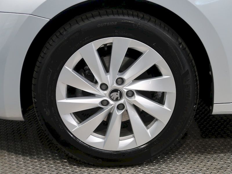 Škoda Octavia (2025) TOP SELECTION 2.0TDI 110KW DSG - fotka 12 z 44