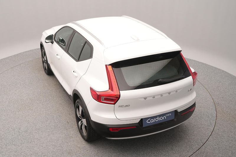 Volvo XC40 T4 AWD MOMENTUM CZ REZERVACE - fotka 13 z 34