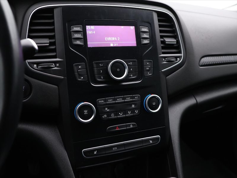 Renault Mégane 1,6 SCe 84kW Klimatizace CZ - fotka 17 z 26