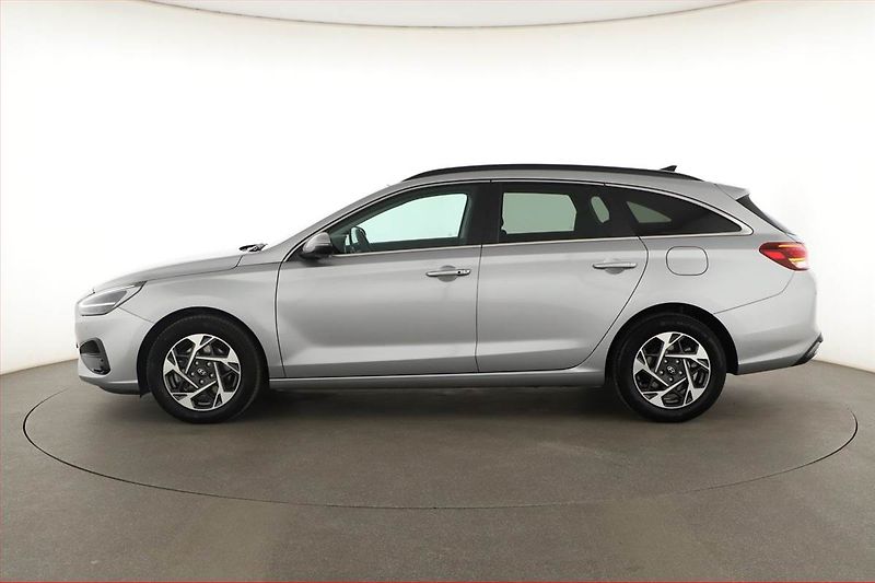 Hyundai i30 (2025) 1.0 T-GDI, STYLE, AUTOMAT - fotka 3 z 21