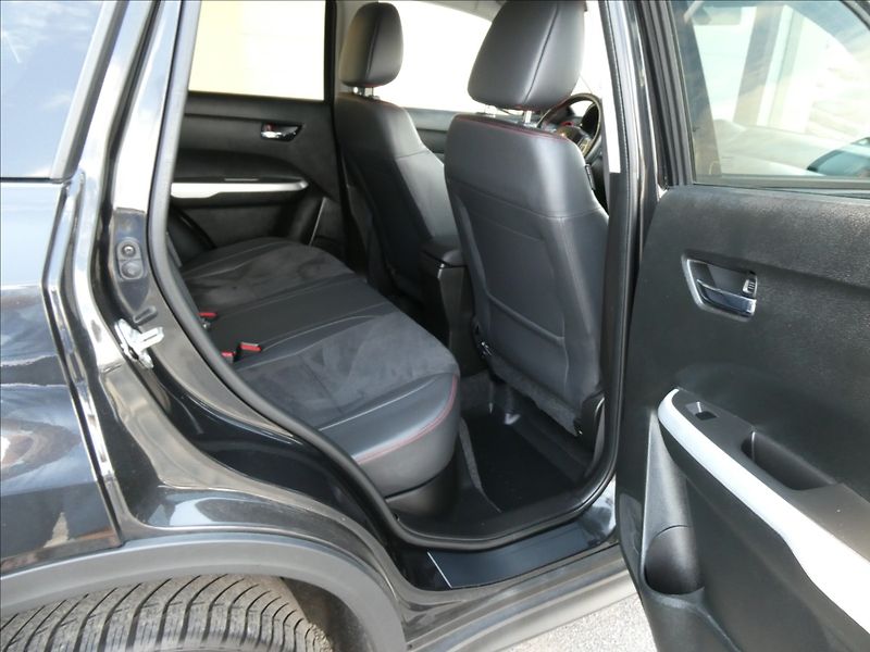 Suzuki Vitara 1,4 T 103kW 4x4 automat,závěs - fotka 22 z 49