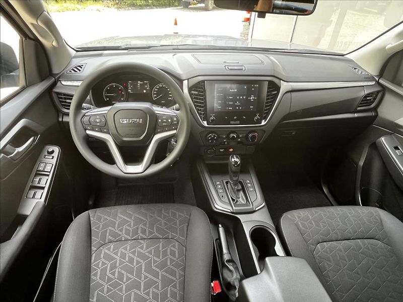 Isuzu D-Max 1,9 Double Cab  6A/T LS MY25 - fotka 11 z 25