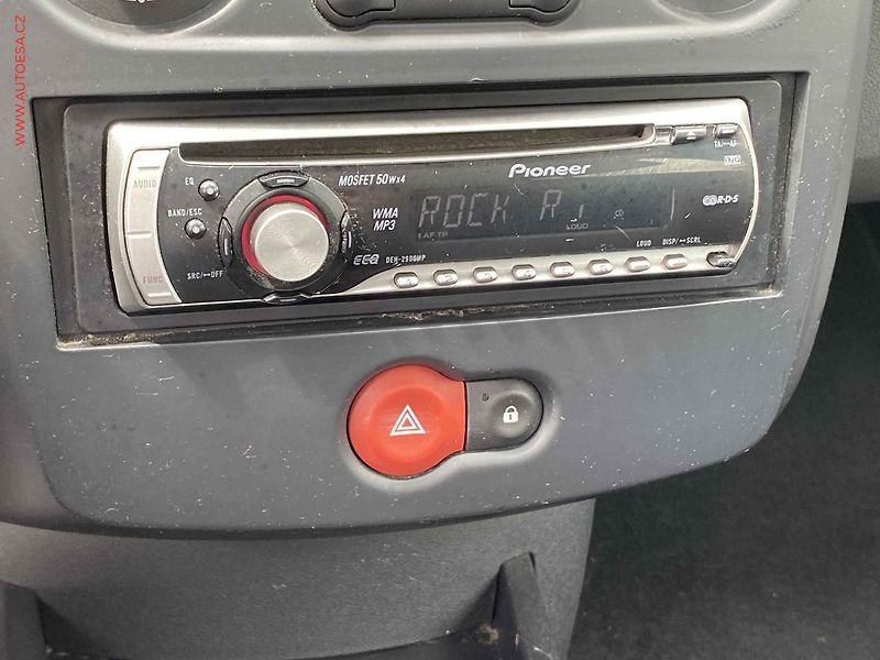 Renault Clio (2007) 1.2i, ČR, AC, zmk.řazení - fotka 13 z 16