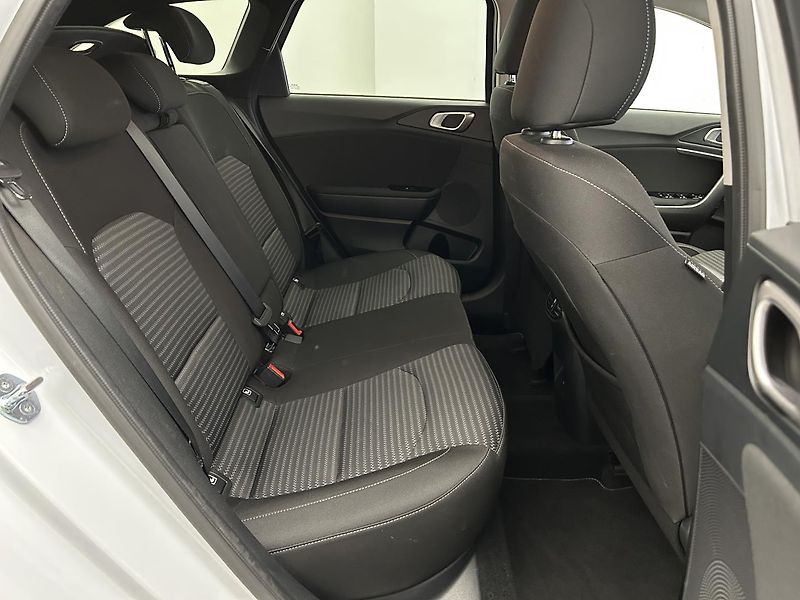 Kia Ceed 1.5 T- GDI TOP - fotka 18 z 23