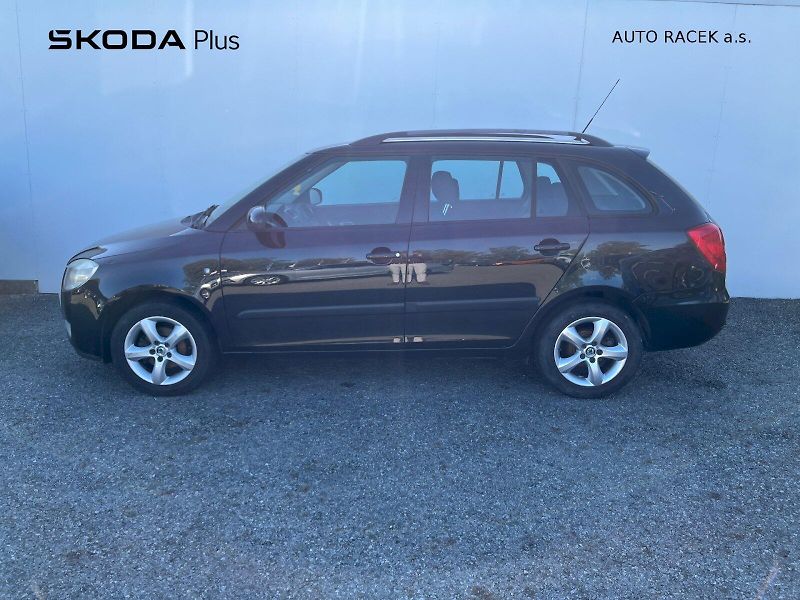 Škoda Fabia (2021) 1.4 16V Ambiente Combi - fotka 3 z 21